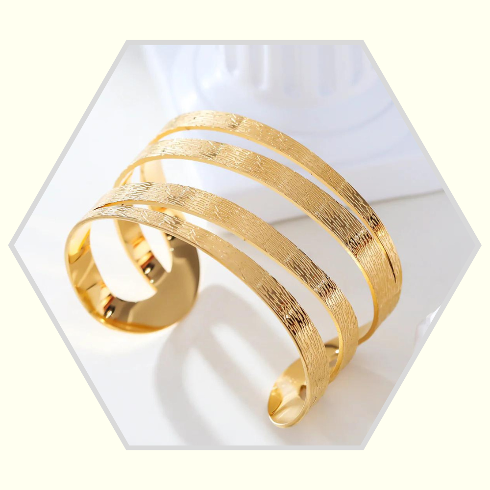 Bracelet manchette en acier inoxydable doré / "Finition  griffé" /Ajustable