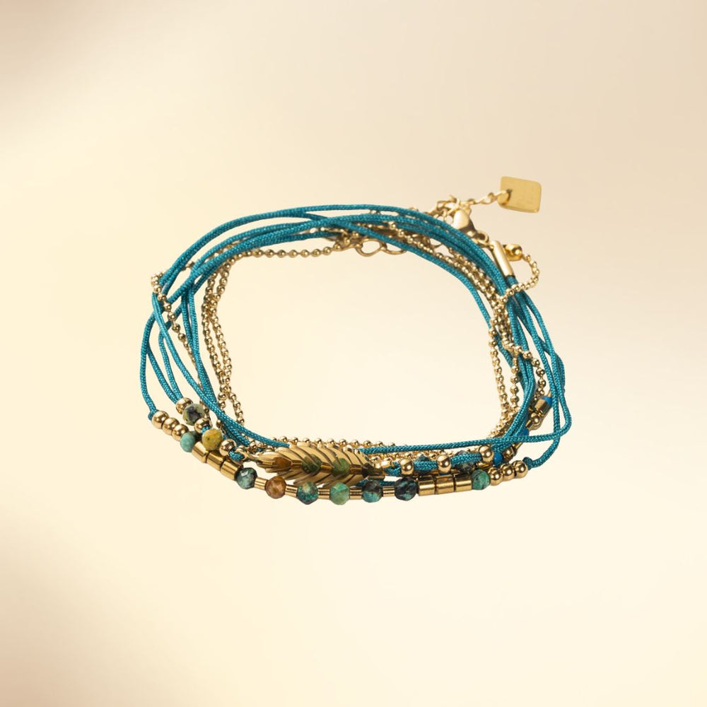 Bracelet 3 tours – acier inoxydable doré, plume, pierres naturelles & cordon satiné