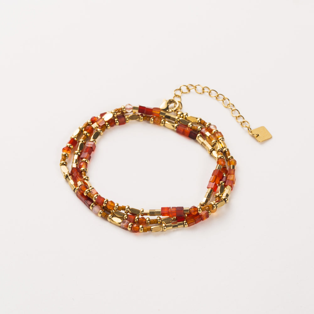 Bracelet en acier inoxydable doré 3 tours  pierres naturelles cornaline