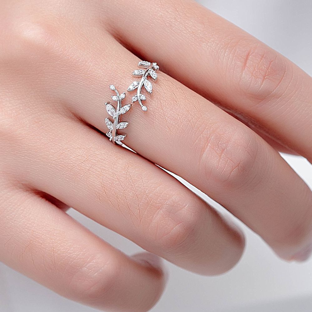 Bague feuillage en argent 925 rhodié sertie de zirconium
