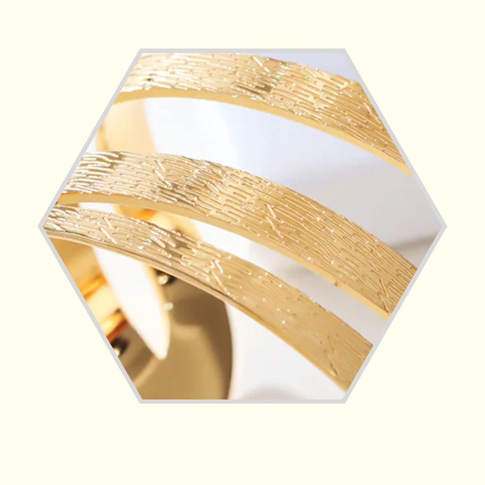 Bracelet manchette en acier inoxydable doré / "Finition  griffé" /Ajustable