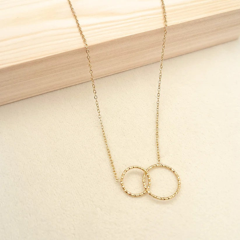 Collier en acier inoxydable doré double cercle entremêlés