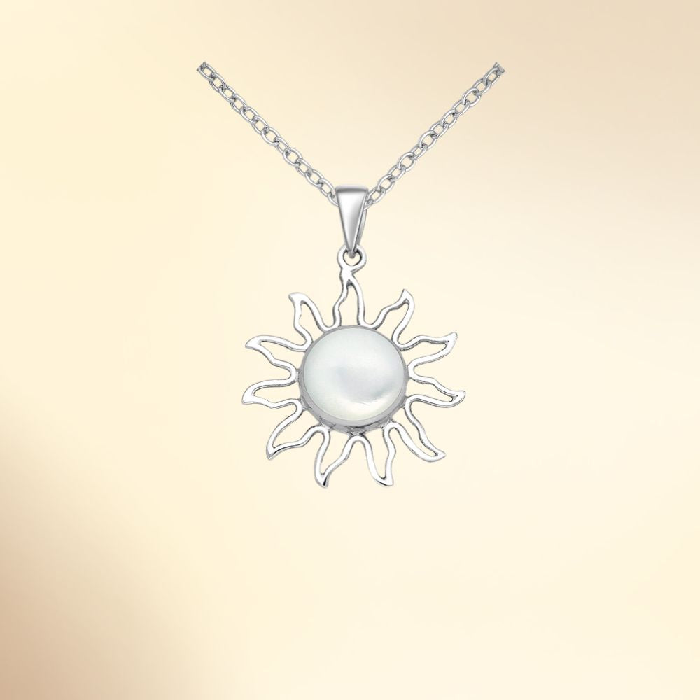 Pendentif soleil en argent 925 avec nacre blanche
