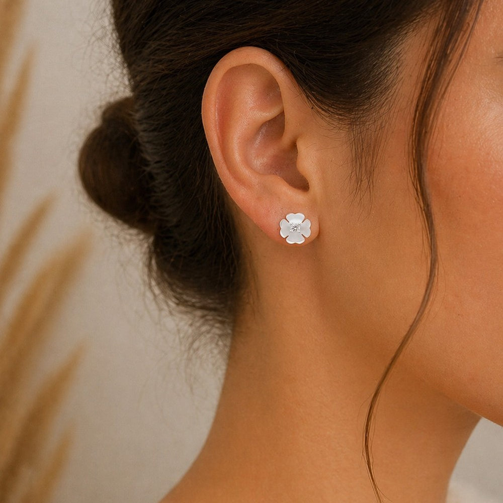 Boucles d'oreilles en argent 925 transformables avec fleurs en nacre blanche et zirconia 