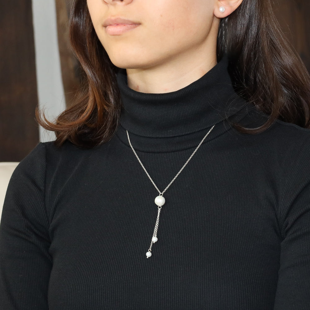 Collier en argent 925 avec perle d’eau douce porté